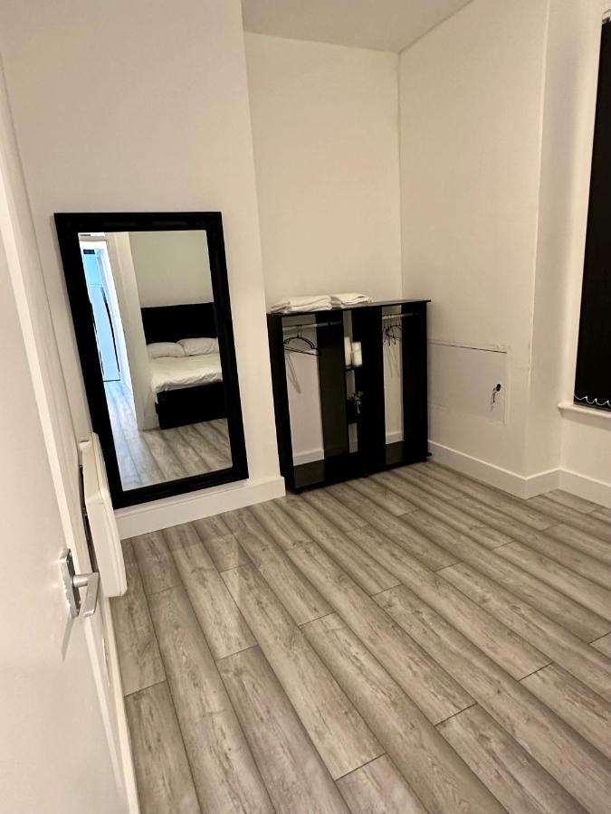 Luton Town Centre Apartment Esterno foto
