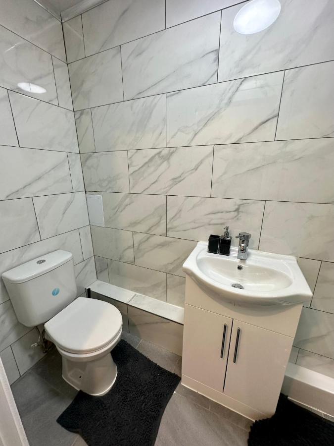 Luton Town Centre Apartment Esterno foto