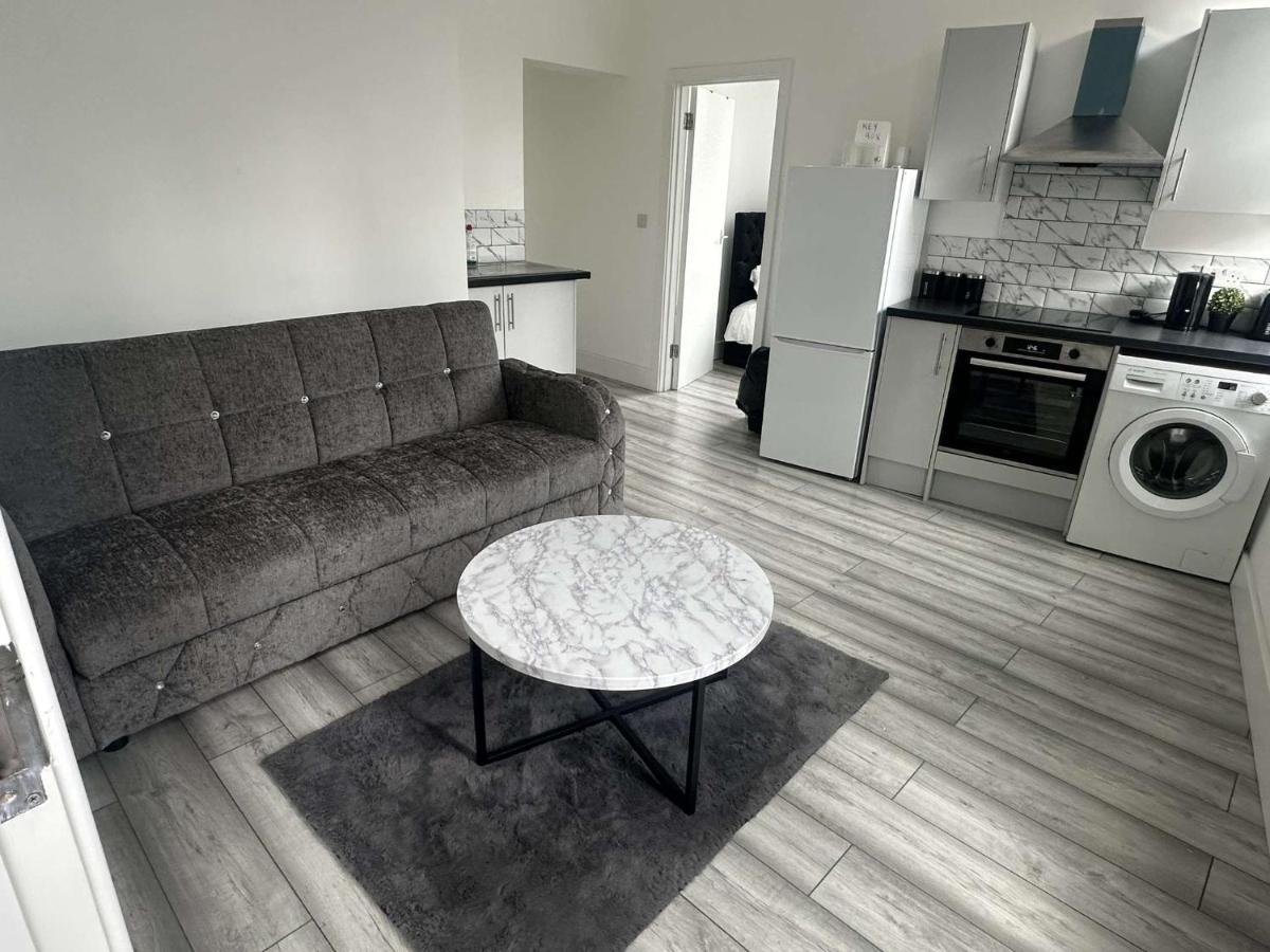 Luton Town Centre Apartment Esterno foto